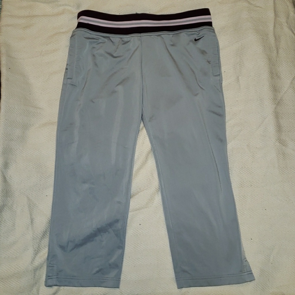 🆕️Women's Nike Capri Pants